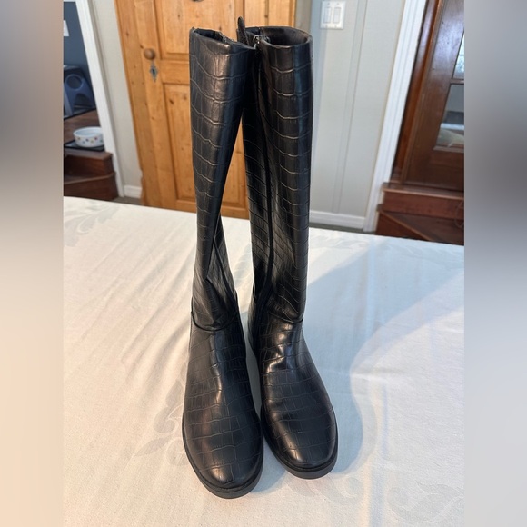 Aerosoles Berri Faux Crocodile Skin Tall Boots Black Sz 8 Like New Classic - Picture 7 of 11